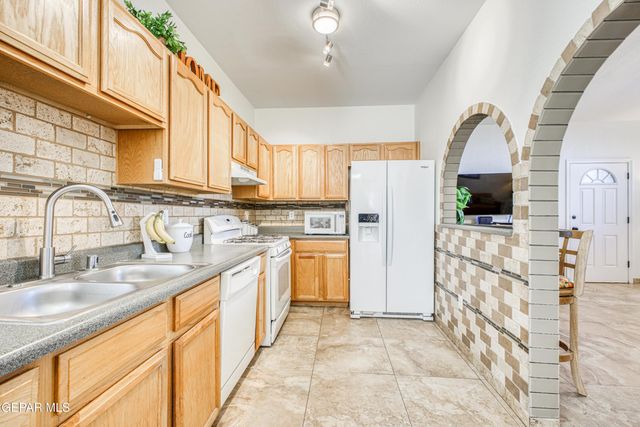 14320 Escalera Drive, Horizon City, TX 79928