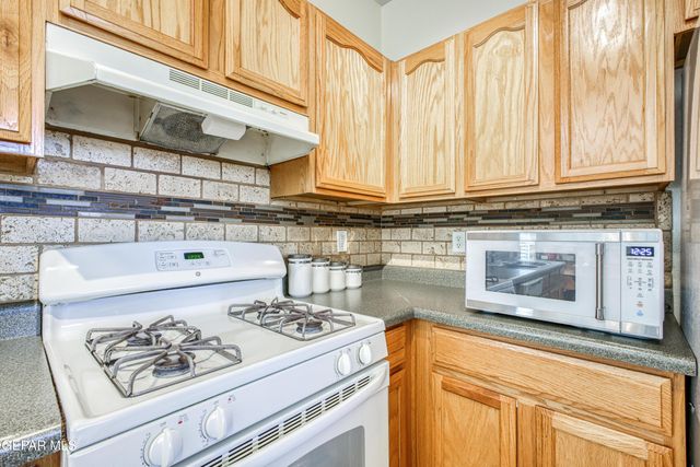 14320 Escalera Drive, Horizon City, TX 79928