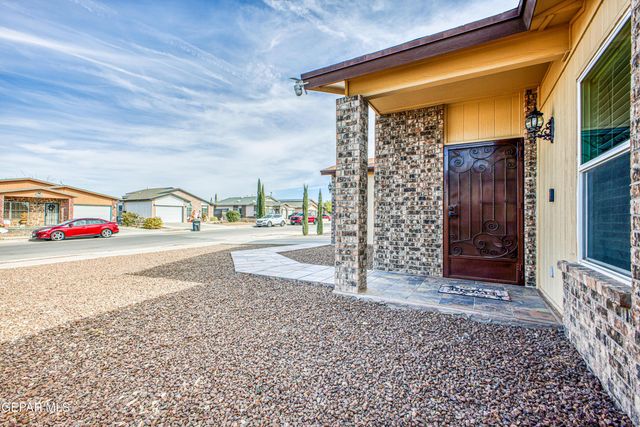 14320 Escalera Drive, Horizon City, TX 79928