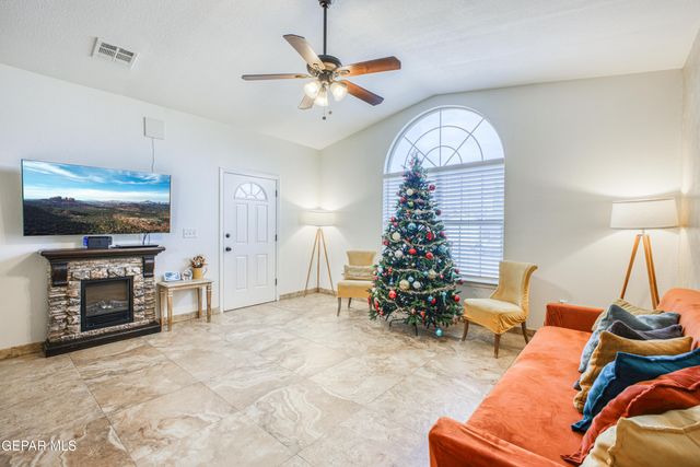 14320 Escalera Drive, Horizon City, TX 79928