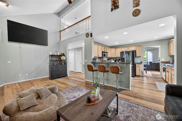 20511 SE 261st Place, Covington, WA 98042