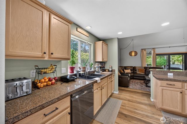 20511 SE 261st Place, Covington, WA 98042