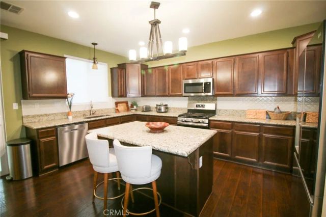 26982 Back Bay Drive, Menifee, CA 92585