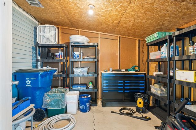 801 Clover Ln, Murrysville, PA 15668
