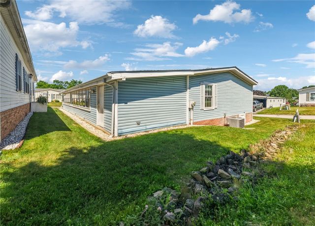801 Clover Ln, Murrysville, PA 15668