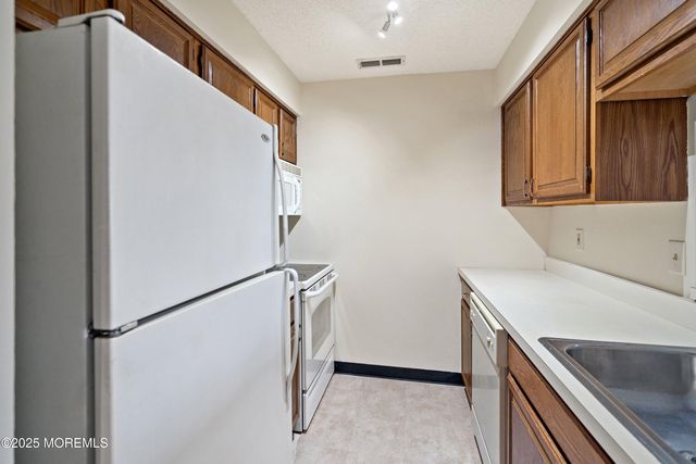 4914 Ravens Crest Drive 4914, Plainsboro, NJ 08536