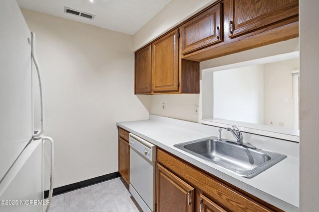 4914 Ravens Crest Drive 4914, Plainsboro, NJ 08536