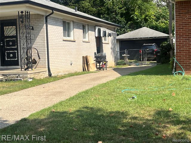 19344 Chapel Street, Detroit, MI 48219