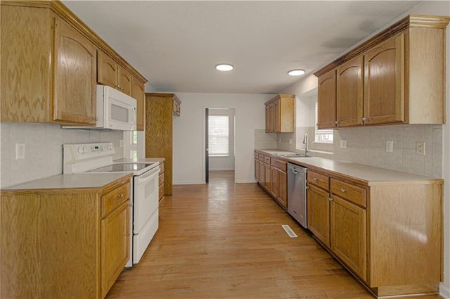 3207 Steel Wheel Drive, Harrisonville, MO 64701