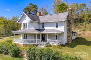 7 Noble Road, Fairview, NC 28730