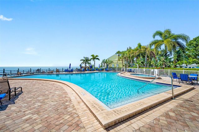 4784 BEACH DRIVE SE B, St Petersburg, FL 33705