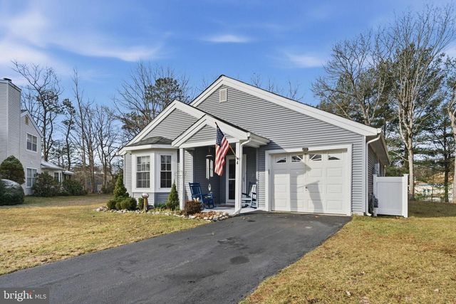 4 SNOWBELL CT, Barnegat, NJ 08005