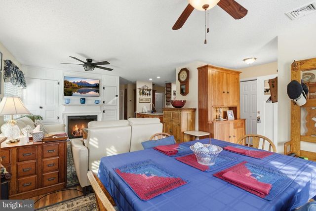 4 SNOWBELL CT, Barnegat, NJ 08005