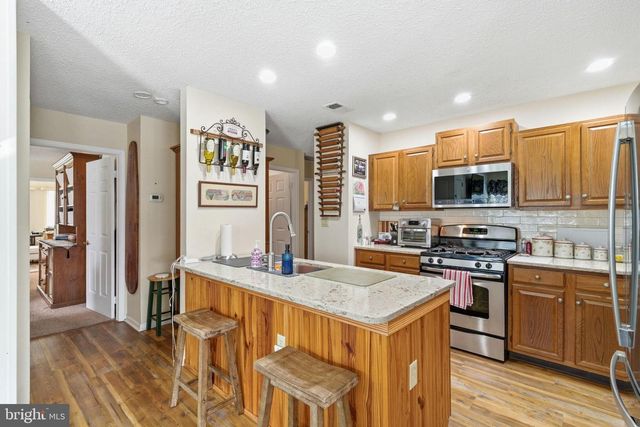 4 SNOWBELL CT, Barnegat, NJ 08005