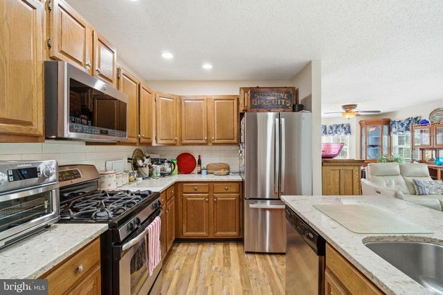 4 SNOWBELL CT, Barnegat, NJ 08005