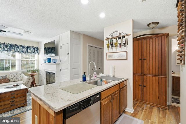 4 SNOWBELL CT, Barnegat, NJ 08005