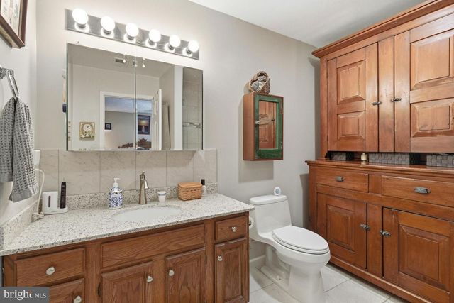 4 SNOWBELL CT, Barnegat, NJ 08005