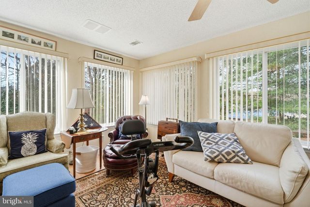 4 SNOWBELL CT, Barnegat, NJ 08005