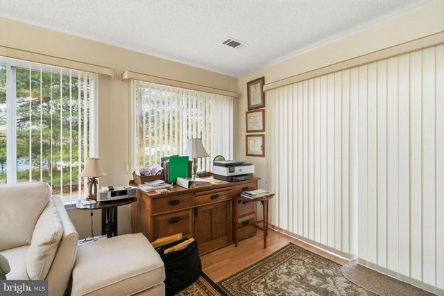 4 SNOWBELL CT, Barnegat, NJ 08005