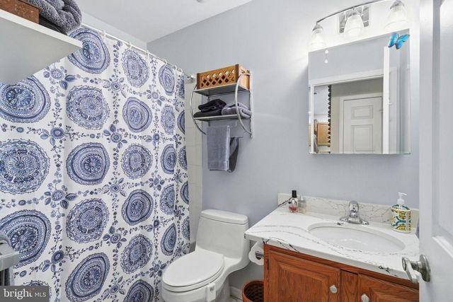4 SNOWBELL CT, Barnegat, NJ 08005