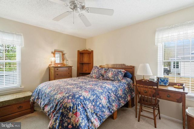 4 SNOWBELL CT, Barnegat, NJ 08005