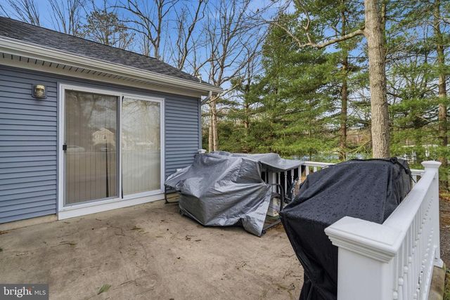 4 SNOWBELL CT, Barnegat, NJ 08005