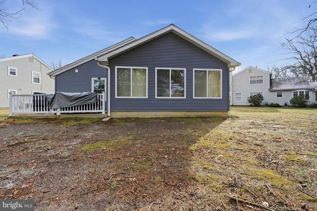 4 SNOWBELL CT, Barnegat, NJ 08005