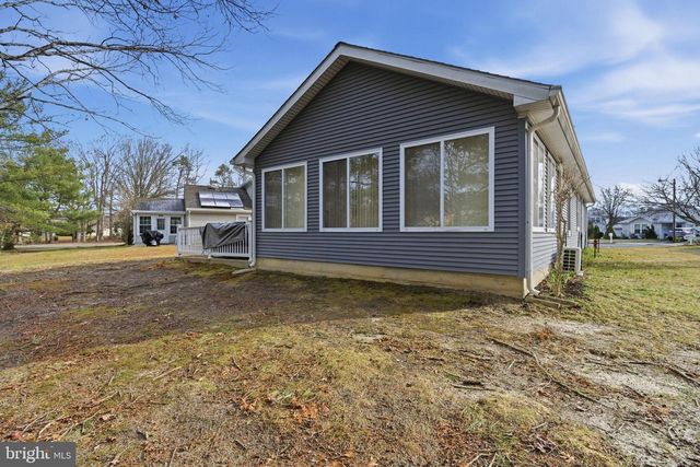4 SNOWBELL CT, Barnegat, NJ 08005