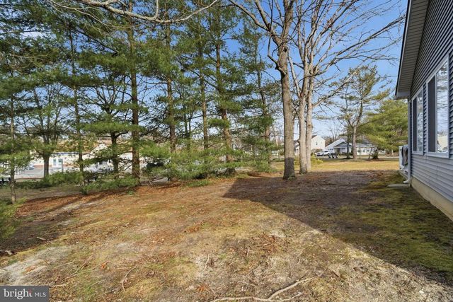 4 SNOWBELL CT, Barnegat, NJ 08005