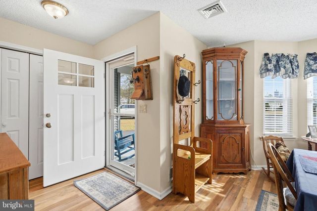 4 SNOWBELL CT, Barnegat, NJ 08005