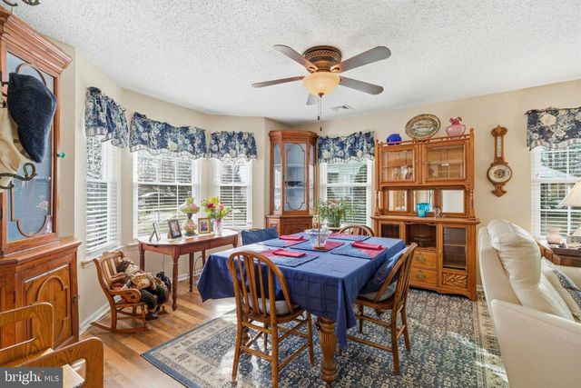 4 SNOWBELL CT, Barnegat, NJ 08005