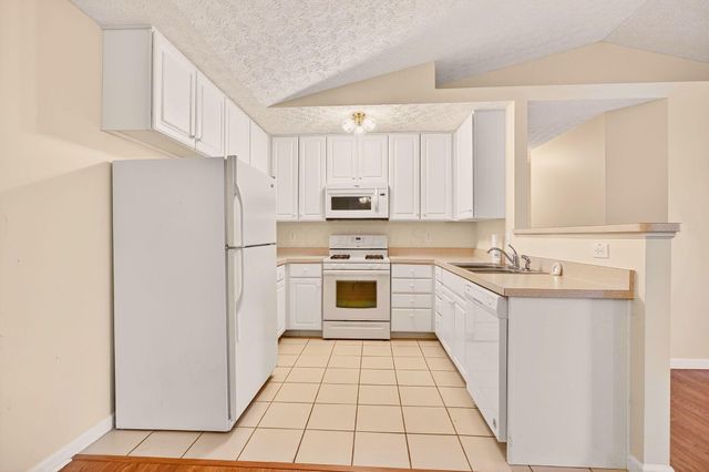 6687 Eagle Ridge Lane, C C, Canal Winchester, OH 43110