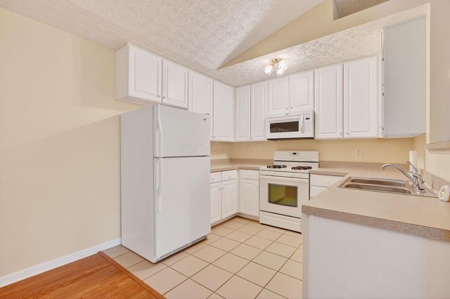 6687 Eagle Ridge Lane, C C, Canal Winchester, OH 43110