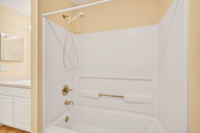 6687 Eagle Ridge Lane, C C, Canal Winchester, OH 43110