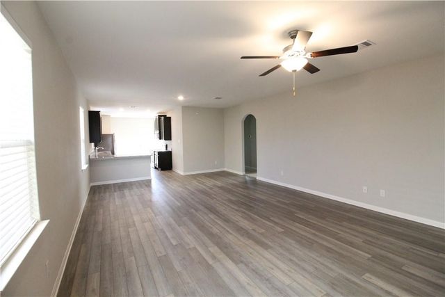 509 Washington DR, Liberty Hill, TX 78642