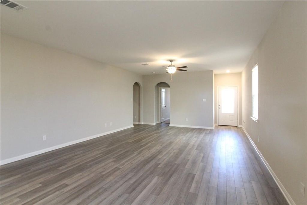 509 Washington DR, Liberty Hill, TX 78642