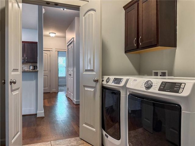 433 Seele Drive, Lawrence, KS 66049
