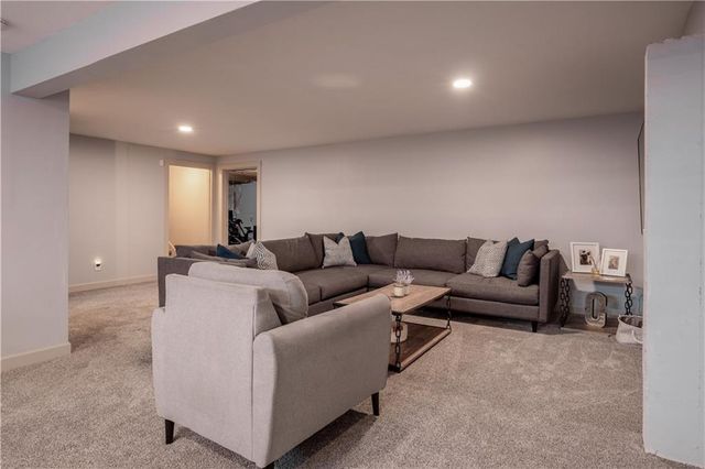 433 Seele Drive, Lawrence, KS 66049