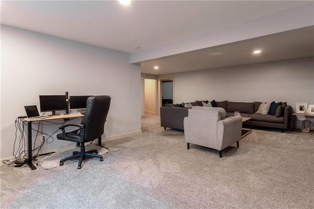 433 Seele Drive, Lawrence, KS 66049