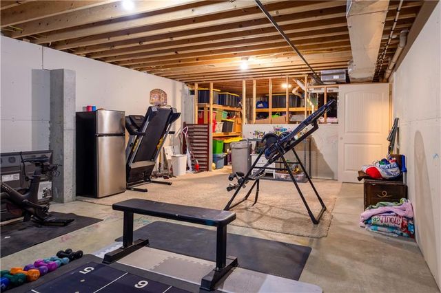 433 Seele Drive, Lawrence, KS 66049