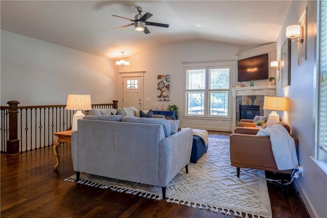 433 Seele Drive, Lawrence, KS 66049
