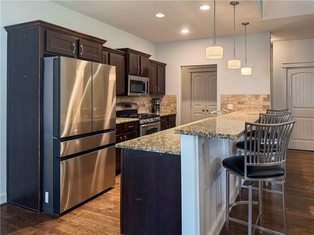 433 Seele Drive, Lawrence, KS 66049