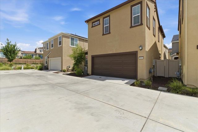 2032 Brave Hawk Loop, Roseville, CA 95747