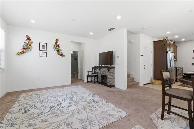 2032 Brave Hawk Loop, Roseville, CA 95747