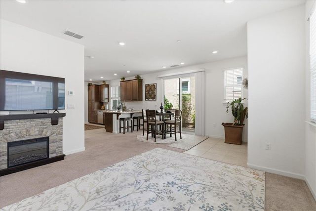2032 Brave Hawk Loop, Roseville, CA 95747