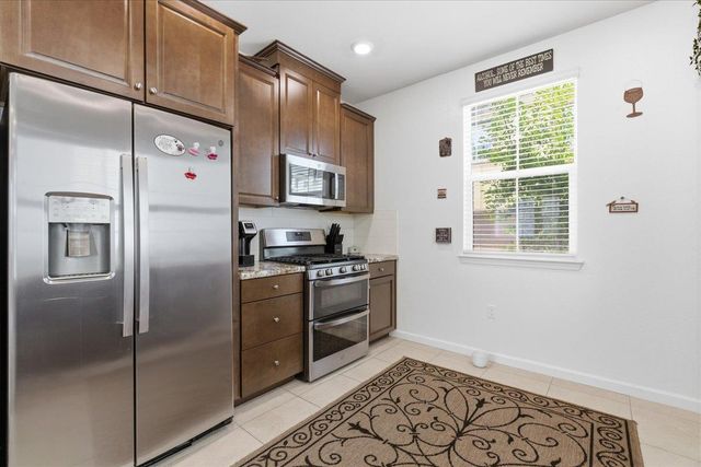 2032 Brave Hawk Loop, Roseville, CA 95747