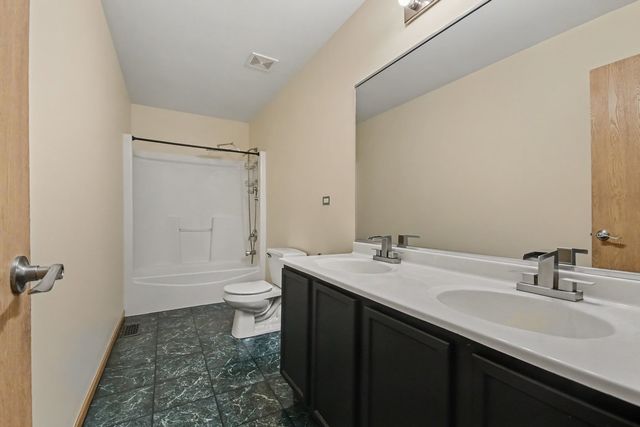 2220 White Eagle Drive, Plainfield, IL 60586