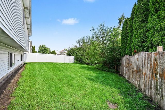 2220 White Eagle Drive, Plainfield, IL 60586