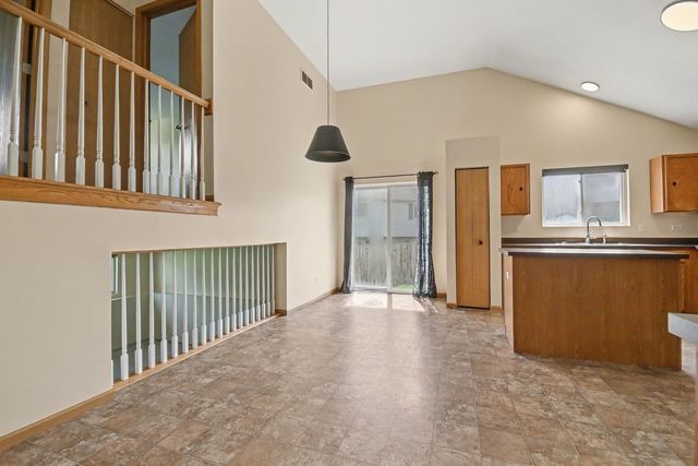 2220 White Eagle Drive, Plainfield, IL 60586