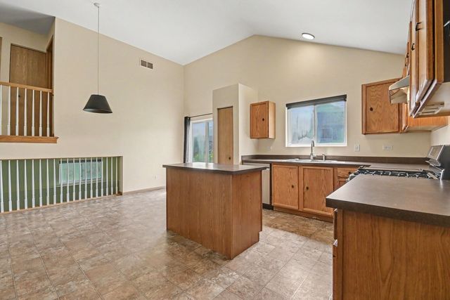 2220 White Eagle Drive, Plainfield, IL 60586